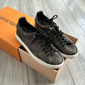 Louis Vuttion Sneakers